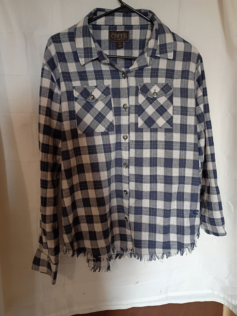 WoMen’s  Madison Creek Blue and White Distressed Plaid Button-Up Shirt Size 2xl